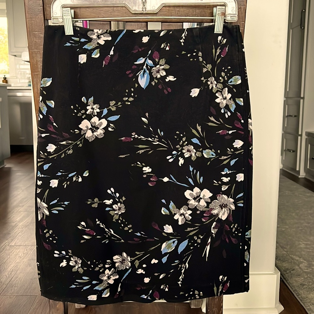 White House Black Market Skirt